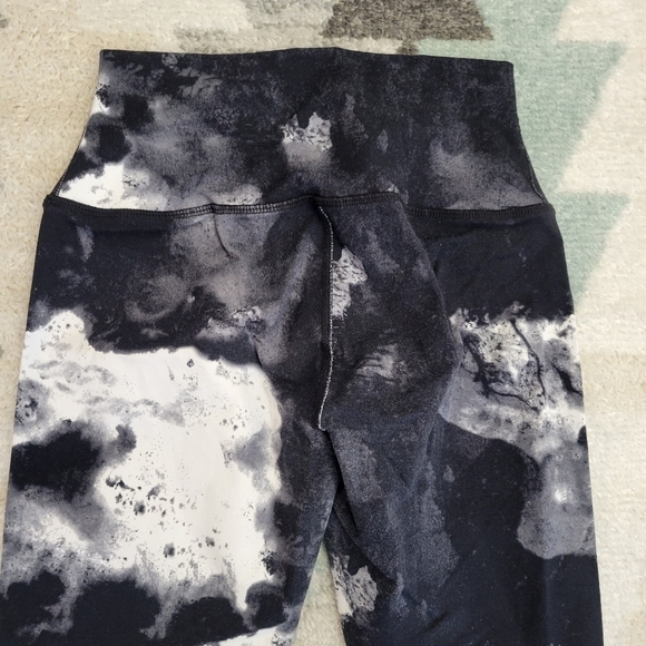 Women's ALO Yoga Airbrush Print Active Leggings Size Small - Picture 6 of 9